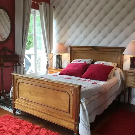Le Manoir D'arromanches B&B
